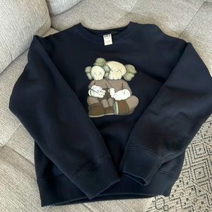 Uniqlo x kaws sweat shirt